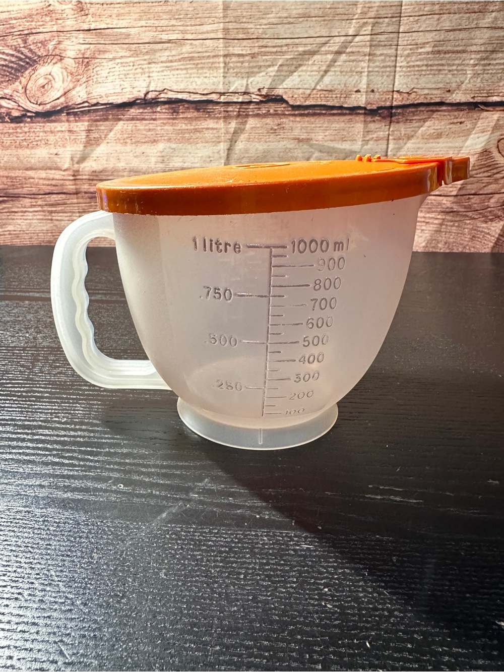 Vintage 1970’s Tupperware 4 Cup Mix N Store Measuring Pitcher Orange Lid